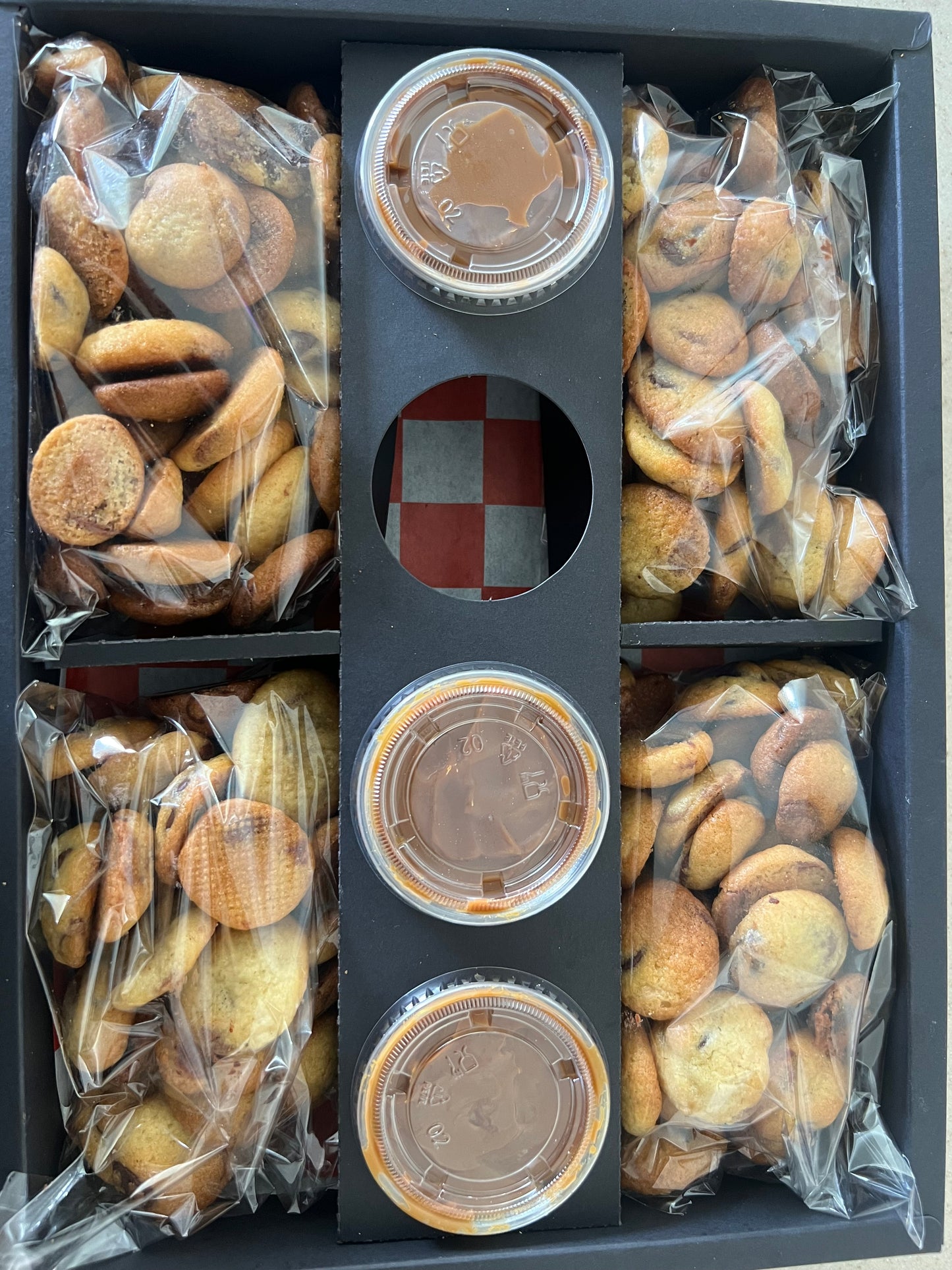 Mini chocolate chips dipping box