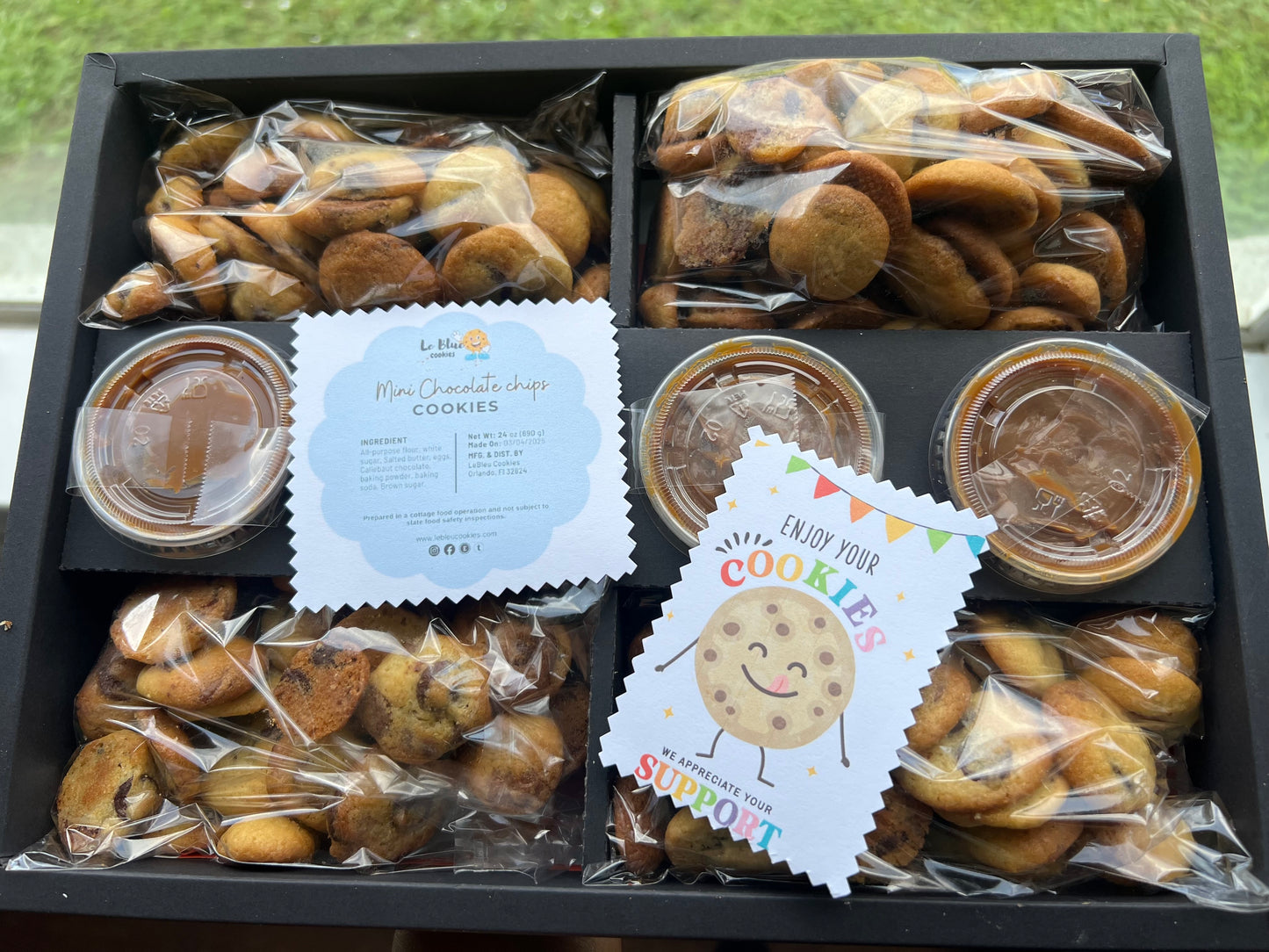 Mini chocolate chips dipping box