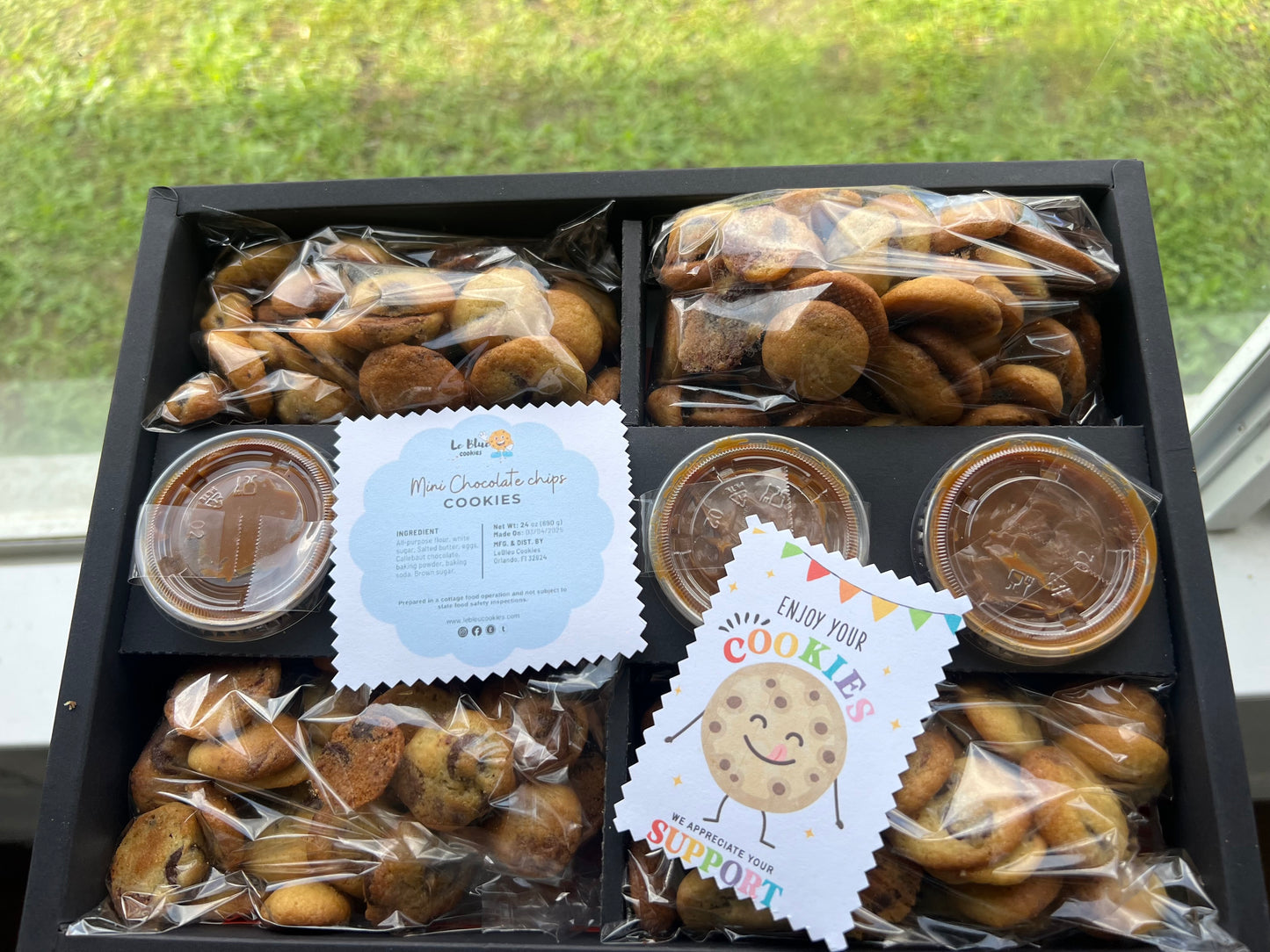 Mini chocolate chips dipping box